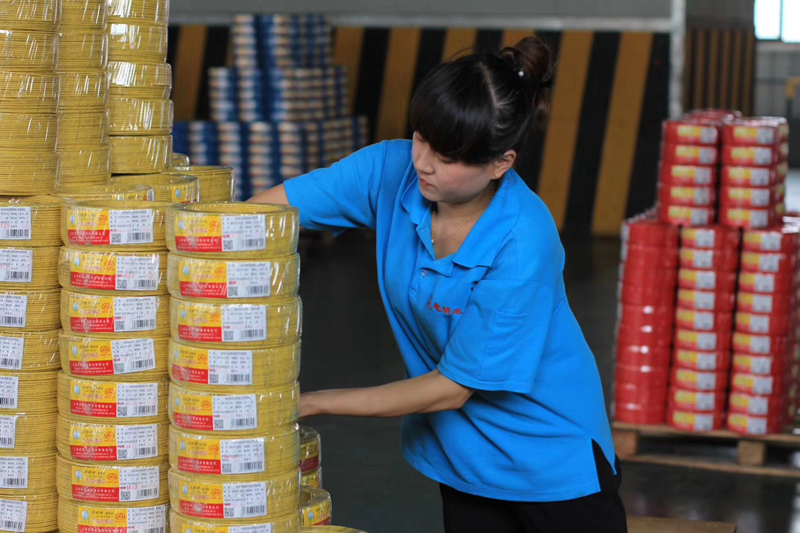 起帆電線生產(chǎn)一線 起帆電線生產(chǎn)一線